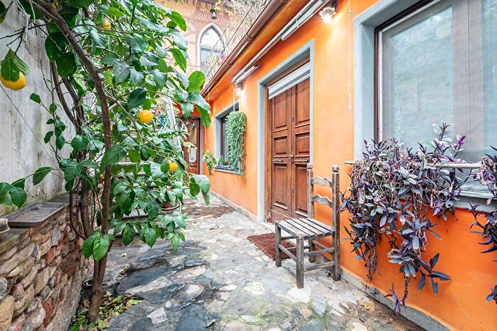 Appartamento con 5 locali in vendita in Firenze, Firenze