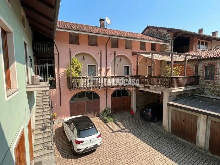 Casa con 8 locali in vendita in Via Nazionale, Porte