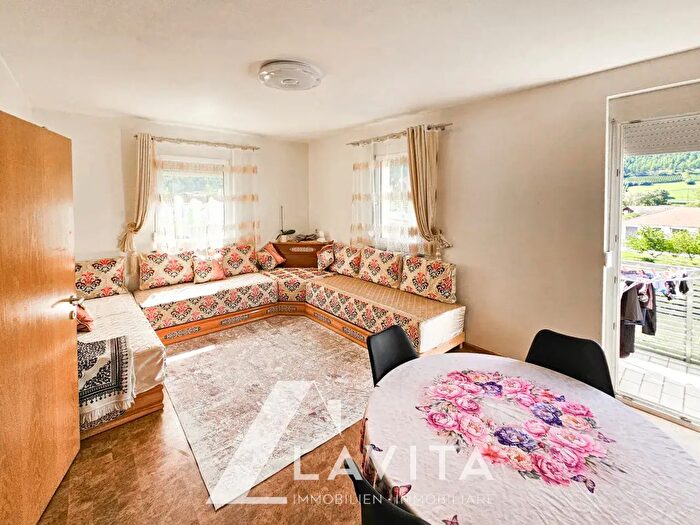 Appartamento quadrilocale in vendita in Vinschgauer Straße Via Venosta, Lasa