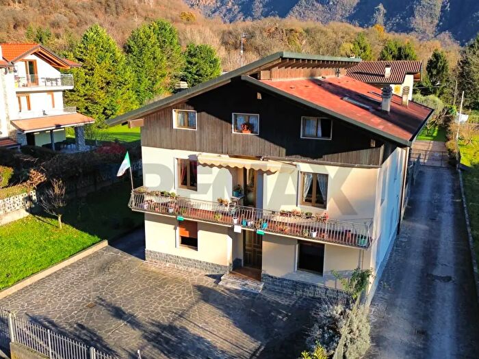 Casa quadrilocale in vendita in Darfo Boario Terme