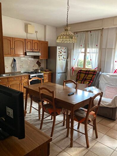 Casa con 11 locali in vendita in Via Don Bosco Fano, Fano