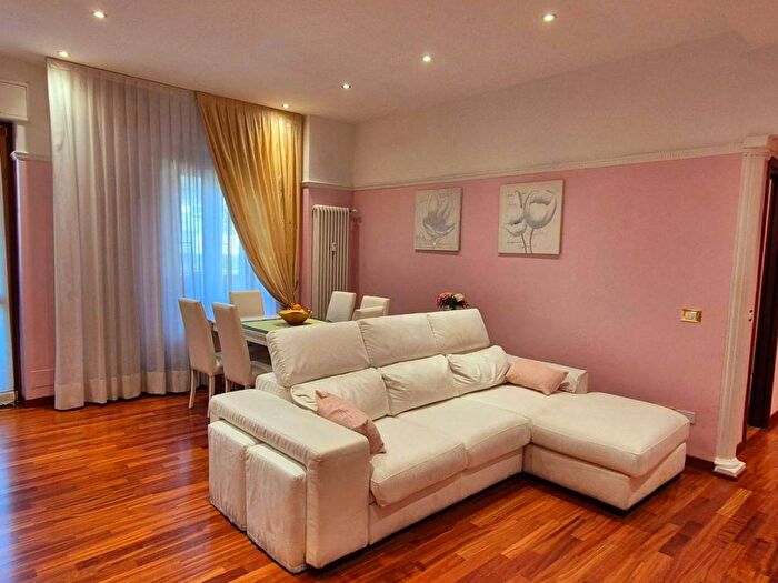 Appartamento trilocale in affitto in Via Privata Grugnola, Rondinella Stazione, Sesto San Giovanni