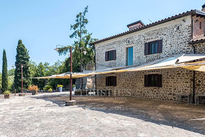 Casa con 20 locali in vendita in Via Empolitana, Tivoli