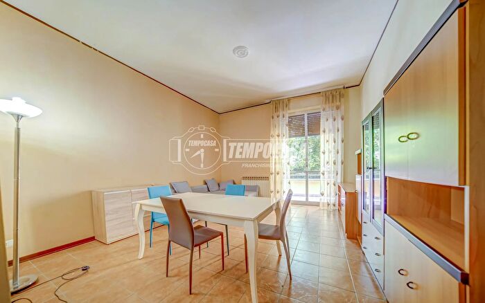 Appartamento trilocale in vendita in Via Galvani, Gallarate