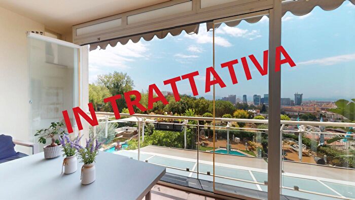 Appartamento quadrilocale in vendita in Via Nuova del Campo, Napoli