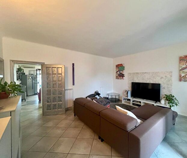 Casa con 6 locali in vendita in Vecchiano