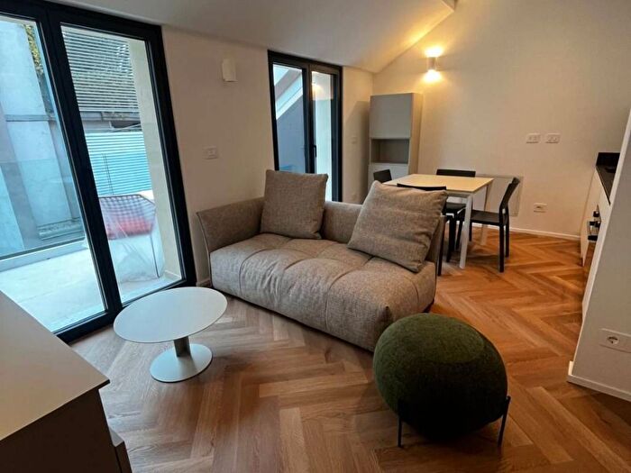 Appartamento trilocale in affitto in Via Lomellina, Argonne Corsica, Milano