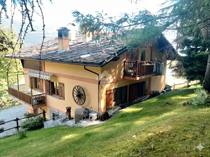 Casa con 6 locali in vendita in Località Deillod, Introd