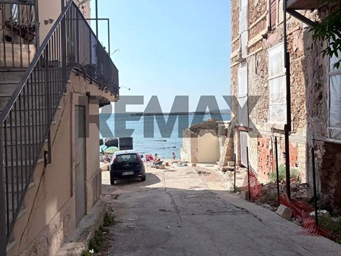 Casa con 5 locali in vendita in Siracusa