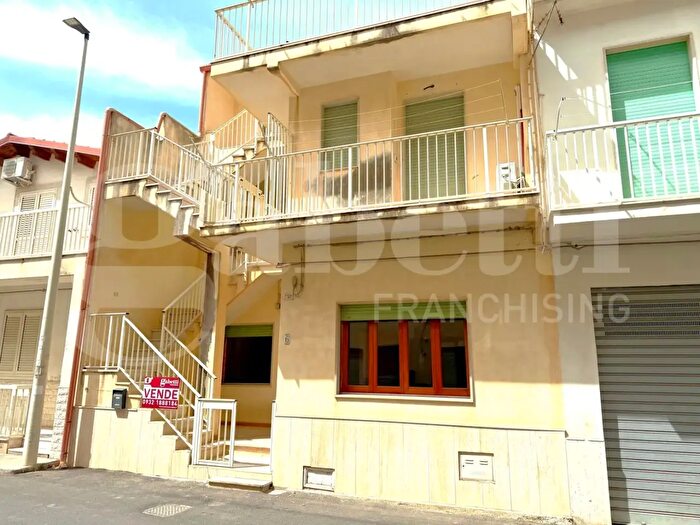 Appartamento quadrilocale in vendita in Via delle Palme, Santa Croce Camerina