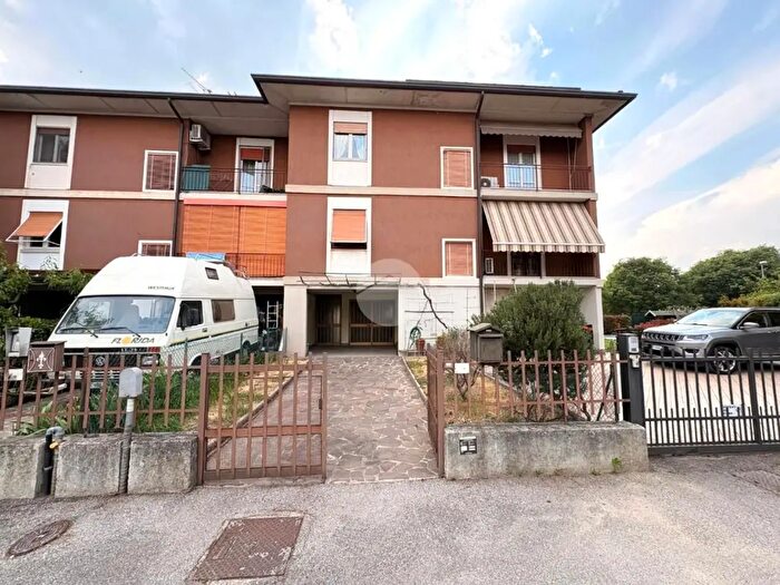 Appartamento quadrilocale in vendita in Via Stagnoli, Gussago