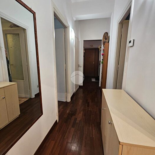 Appartamento quadrilocale in vendita in Viale XVII Olimpiade, Roma