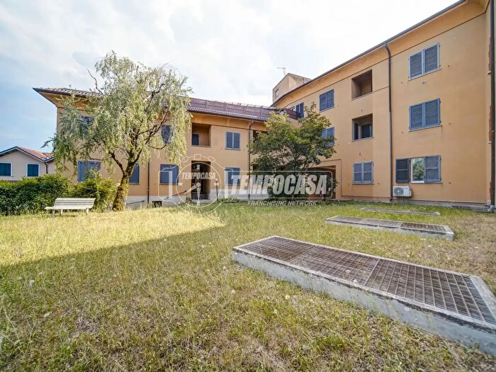 Appartamento trilocale in vendita in Via Volta, Cassano Magnago