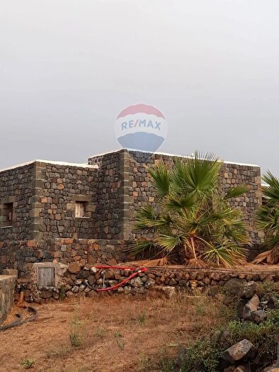 Appartamento con 6 locali in vendita in Localita Kuddia Bruciata, Pantelleria