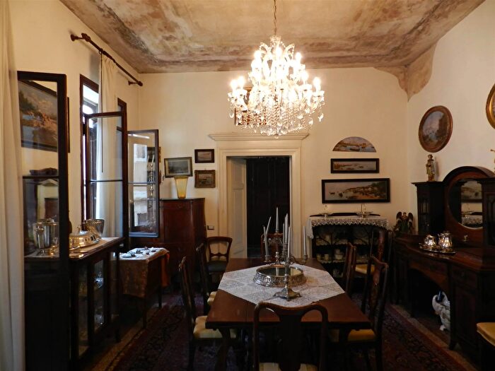 Appartamento con 10 locali in vendita in Via San Biagio Padova, Padova