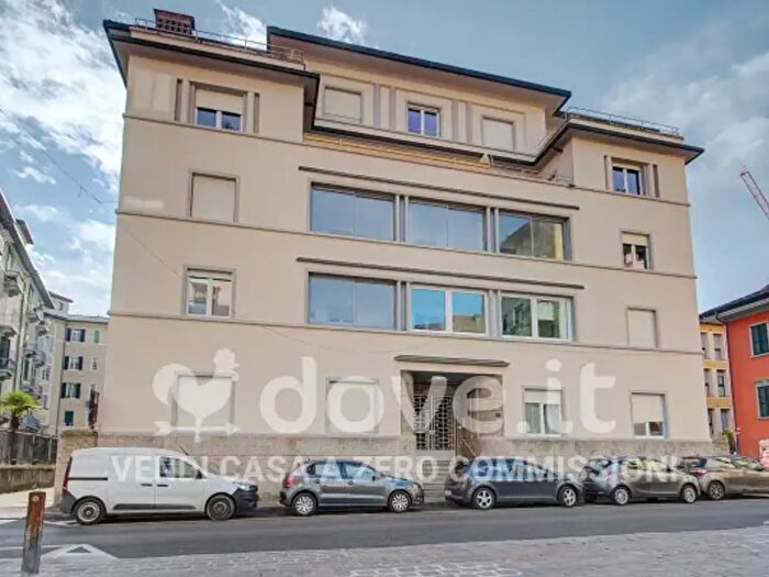 Appartamento trilocale in vendita in Via Antonio Ghislanzoni, Bergamo