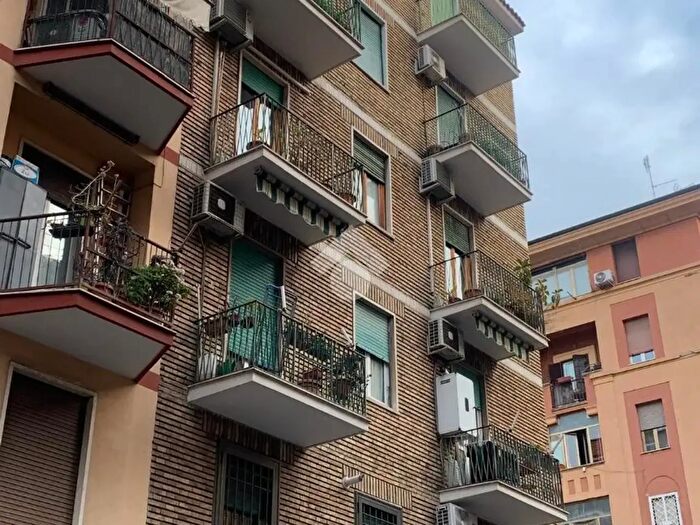 Appartamento bilocale in vendita in Via Ruggero dAltavilla, Roma