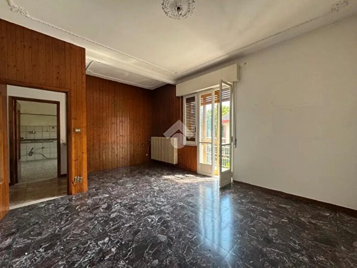 Appartamento quadrilocale in vendita in Via Vicenza, Modena