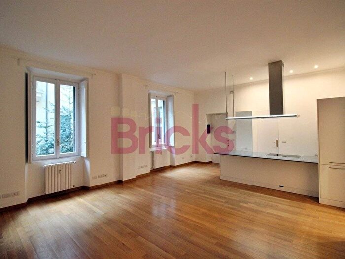 Appartamento trilocale in affitto in Via Leopardi, Vincenzo Monti, Milano