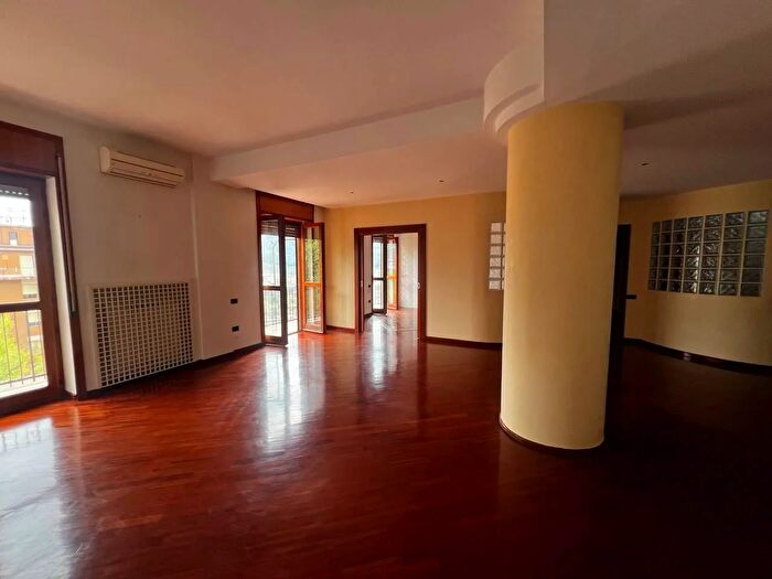 Appartamento quadrilocale in vendita in Salerno, Salerno