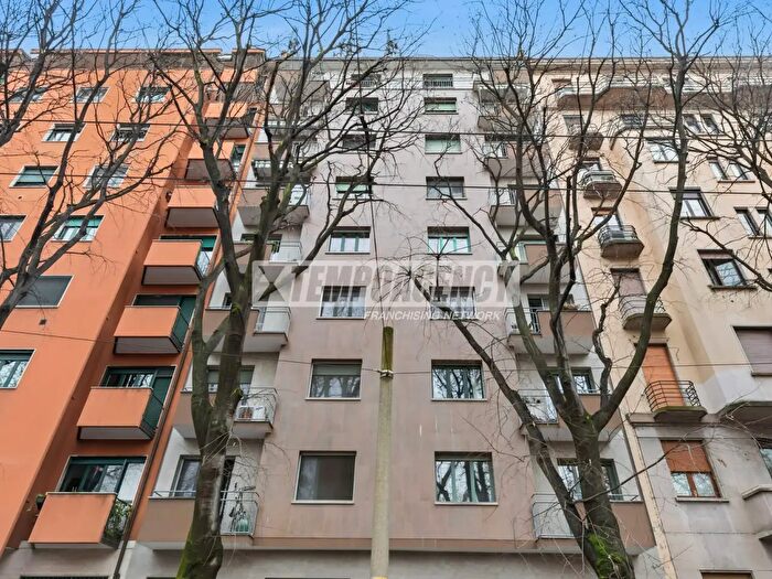 Appartamento trilocale in vendita in Piazzale Gorini, Milano