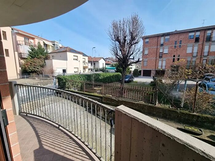Appartamento quadrilocale in vendita in Via IV Novembre, Alba