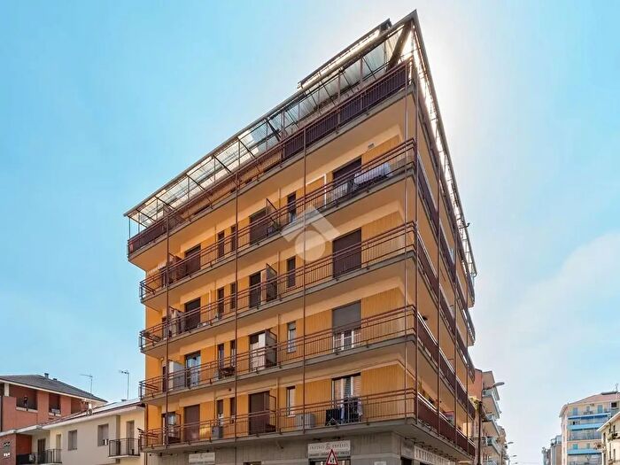 Appartamento bilocale in vendita in Via Asiago, Torino