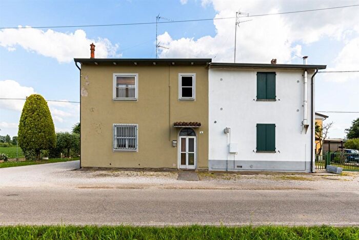 Casa quadrilocale in vendita in Via Aldo Moro, Conselice