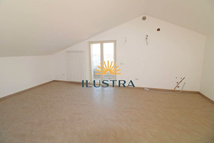 Appartamento quadrilocale in vendita in Via San Martino, Colonnella