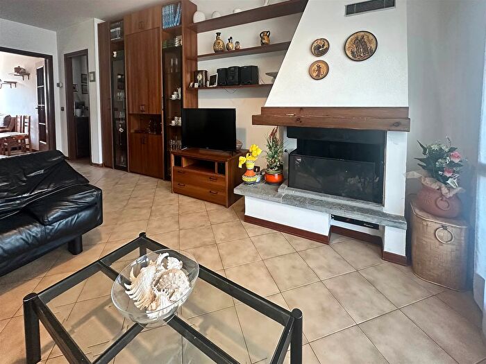 Appartamento con 5 locali in vendita in Viale Resistenza, Aulla