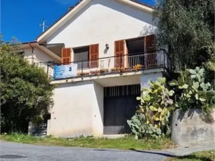 Casa trilocale in vendita in Vendone