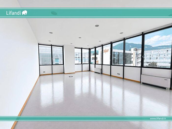 Casa in vendita in Via Enrico Fermi EnricoFermiStraße, Oltrisarco Aslago, Bolzano