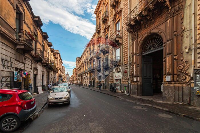 Appartamento quadrilocale in vendita in Via Garibaldi, Catania