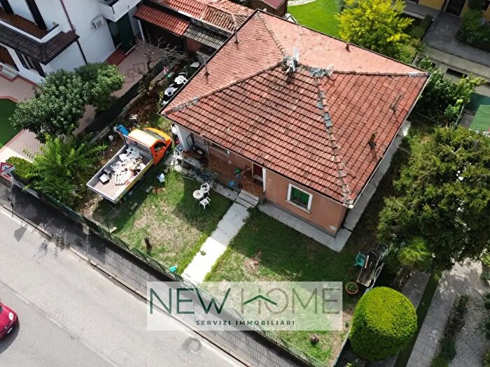 Casa quadrilocale in vendita in Via Polveriera Vecchia, Verona
