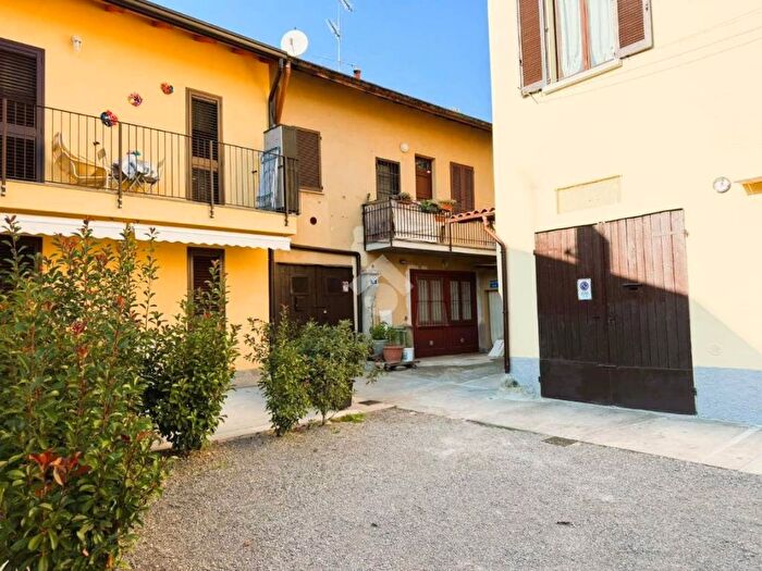 Appartamento monolocale in affitto in Via Camillo Benso Conte di Cavour, Centro, Bernareggio