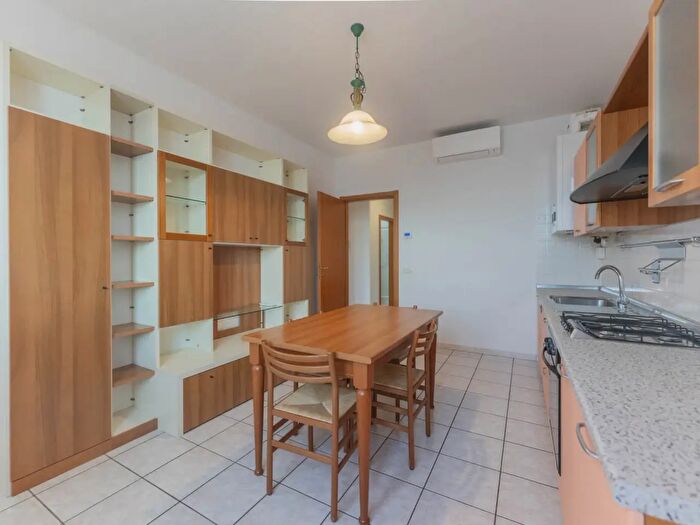 Appartamento trilocale in vendita in Via Umberto Sacchetti, San Pietro In Casale