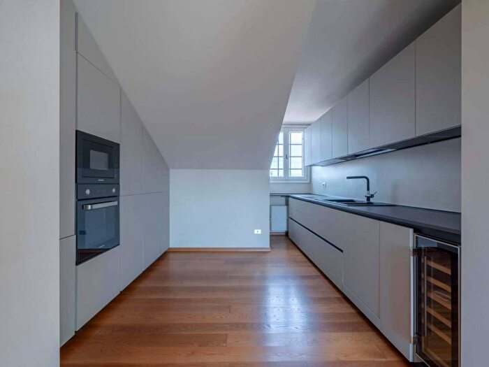 Appartamento quadrilocale in affitto in Corso Vercelli, Vercelli Wagner, Milano