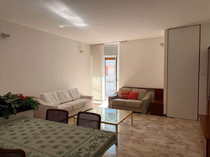Appartamento bilocale in affitto in Via Francesco Brioschi, Pezzotti Meda, Milano
