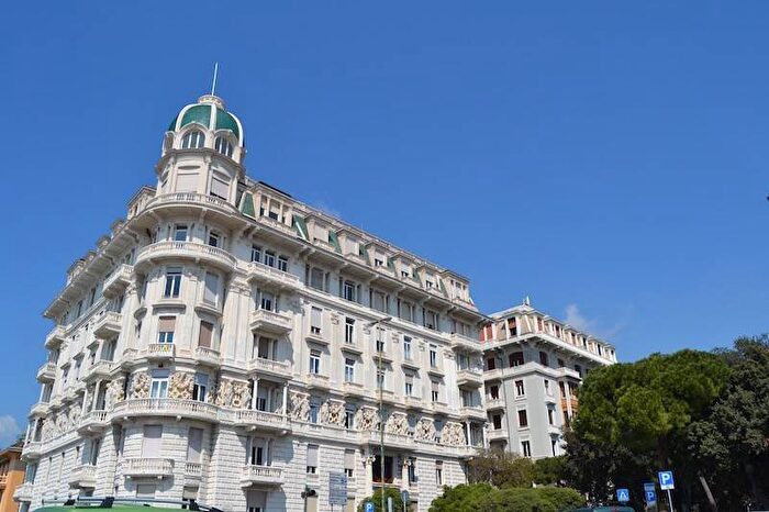Appartamento con 5 locali in affitto in Via Corsica, Carignano, Genova