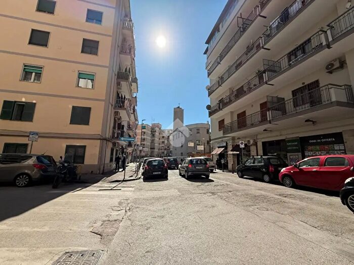 Appartamento trilocale in vendita in Via Montevergine, Napoli