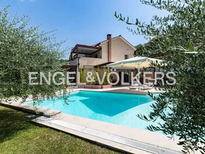 Casa con 6 locali in vendita in Via Maccagne, Toirano