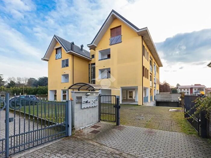 Appartamento bilocale in vendita in Via S Carlo, Marnate