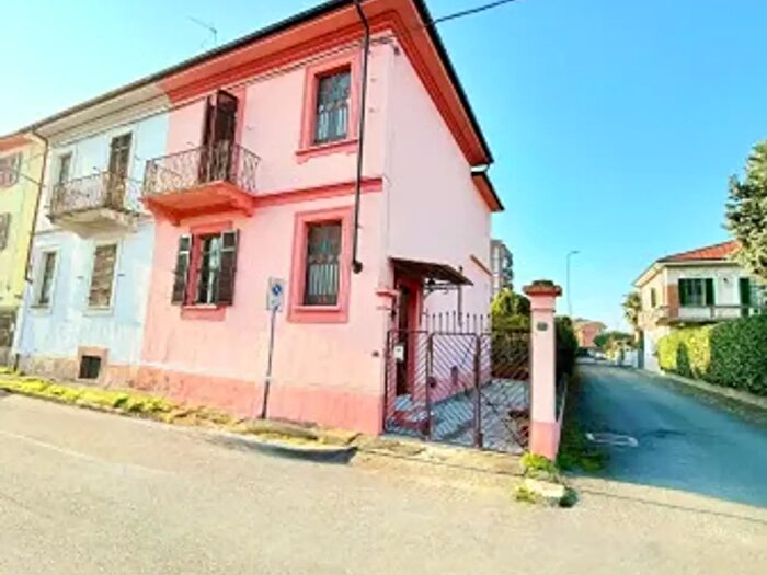 Casa con 6 locali in vendita in Via della Maranzana, Alessandria