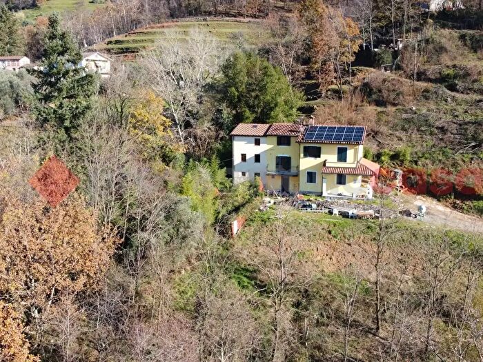 Casa quadrilocale in vendita in Località Ansugo Snc, Coreglia Antelminelli