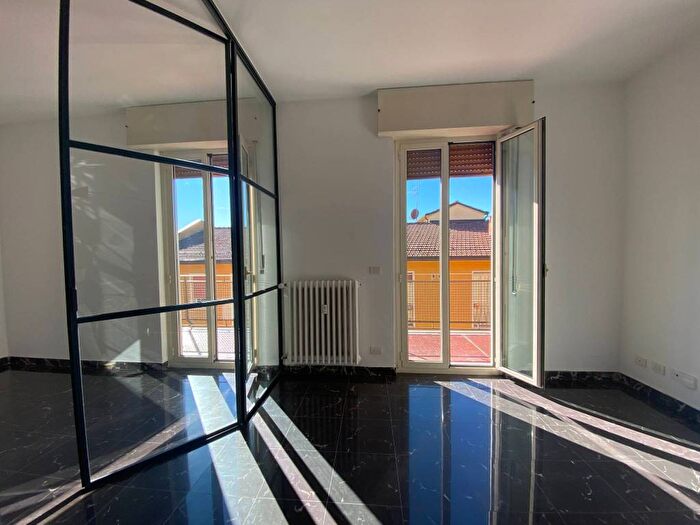 Appartamento trilocale in affitto in Via San Petronio Vecchio, Santo Stefano, Bologna