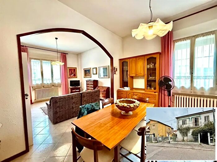 Casa con 9 locali in vendita in Via della Libertà, Ravenna