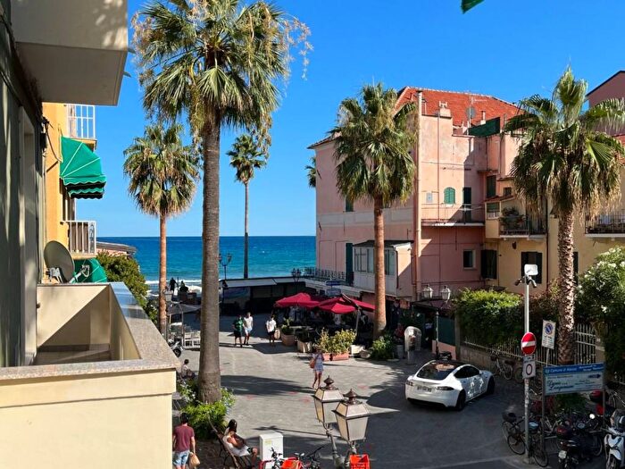 Appartamento quadrilocale in affitto in Corso Armando Diaz, Via Roma Borgo Barusso, Alassio