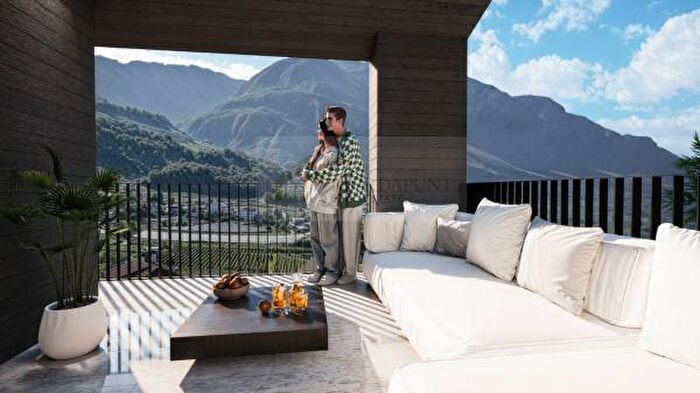 Appartamento trilocale in vendita in Via del Bersaglio, Montagna