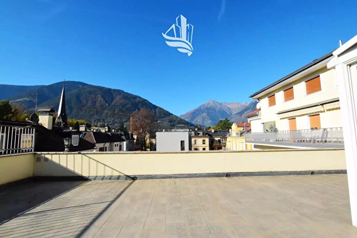 Appartamento con 6 locali in vendita in Corso della Libertà, Merano