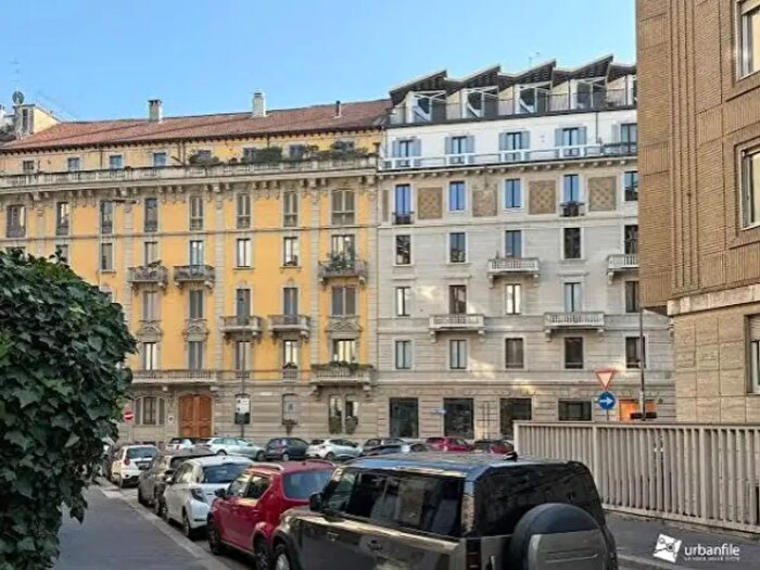 Appartamento trilocale in vendita in Via Saverio Mercadante, Milano